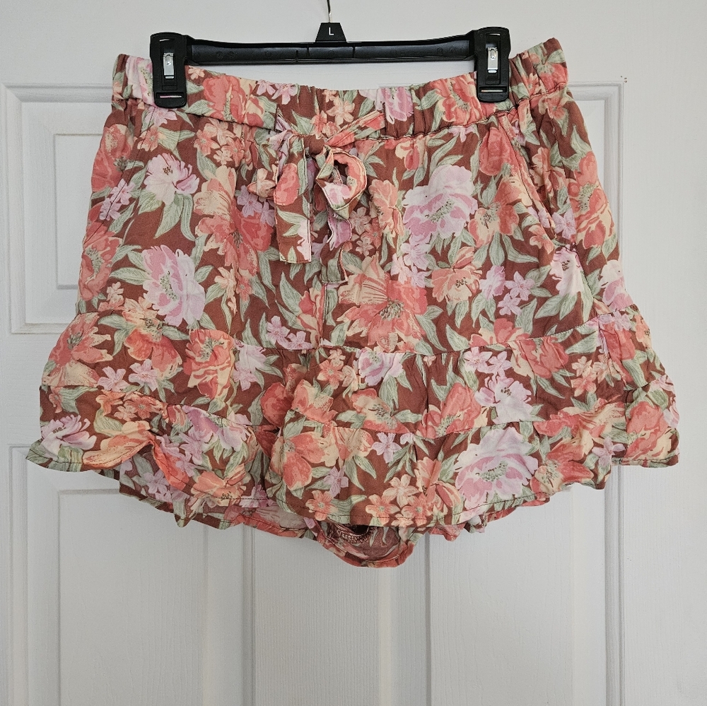 SO Juniors XL floral Shorts